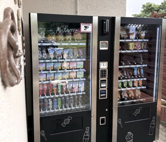 Snackautomat am Knusperhäuschen, © Viktória Utters Snackautomat am Knusperhäuschen, © Viktória Utters