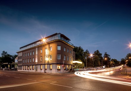 hotel-buschhausen_aachen_bei-nacht hotel-buschhausen_aachen_bei-nacht