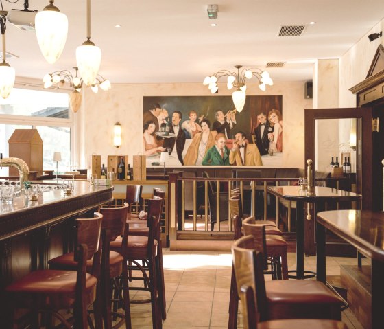 Hotel Löwenstein Leo's Bar & Café, © Wir erlauben die zeitlich unbegrenzte Verwendung und die Veröffentlichung sowohl auf der Website als auch in den Social Media Kanälen sowie in den Druckauflagen. Das Teilen und Bearbeiten darf nur in vorheriger Rücksprache mit uns erfolgen. Hotel Löwenstein Leo's Bar & Café, © Wir erlauben die zeitlich unbegrenzte Verwendung und die Veröffentlichung sowohl auf der Website als auch in den Social Media Kanälen sowie in den Druckauflagen. Das Teilen und Bearbeiten darf nur in vorheriger Rücksprache mit uns erfolgen.