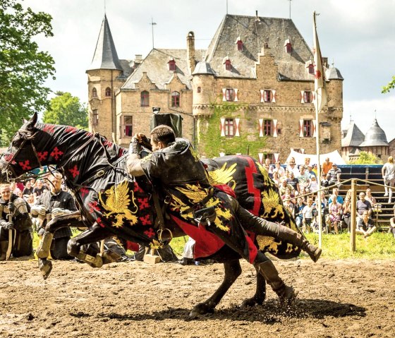 Ridderspelen op kasteel Satzvey, © Mike Göhre Ridderspelen op kasteel Satzvey, © Mike Göhre
