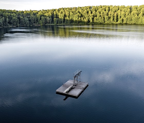 Sprungturm ins Pulvermaar, © Eifel Tourismus GmbH Sprungturm ins Pulvermaar, © Eifel Tourismus GmbH