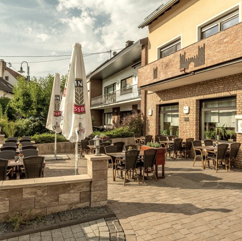 Terrasse Zur Neroburg, © Familie Müllerstein Terrasse Zur Neroburg, © Familie Müllerstein