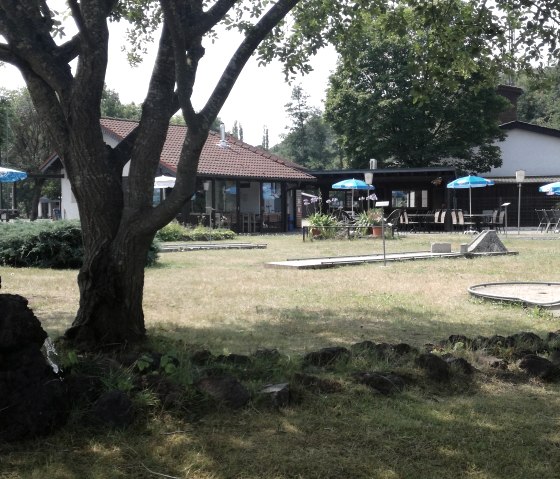 Terrasse, © Minigolfanlage Gillenfeld Terrasse, © Minigolfanlage Gillenfeld