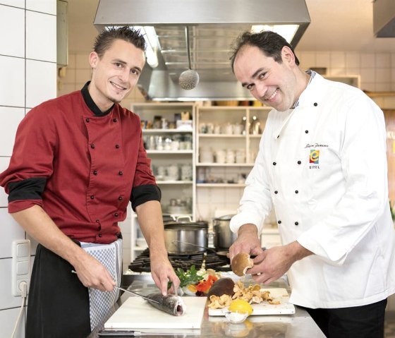 _67B9588-117 _67B9588-117