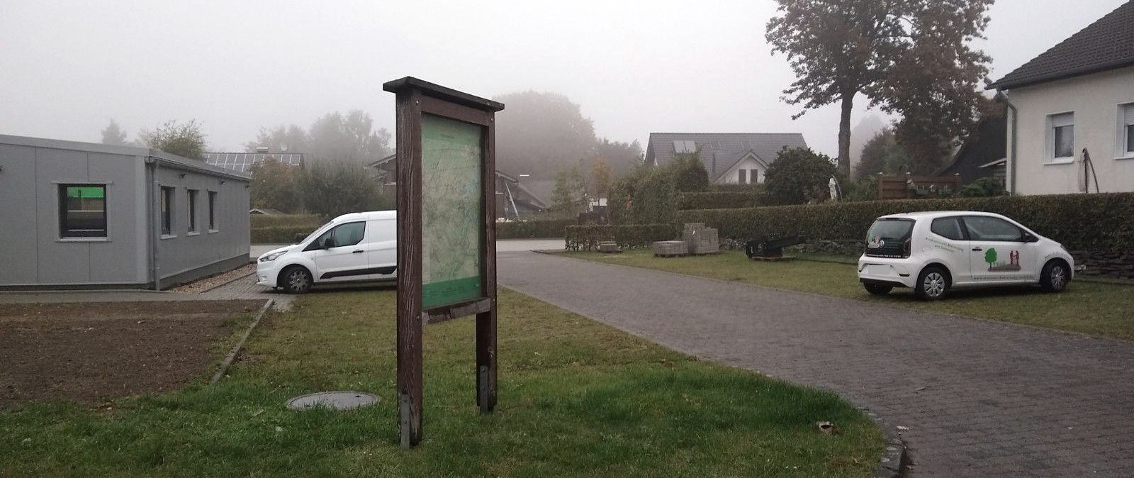 Wanderparkplatz Dorfplatz Rollesbroich, © Rursee-Touristik GmbH Wanderparkplatz Dorfplatz Rollesbroich, © Rursee-Touristik GmbH