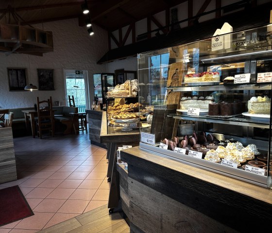 Kaffee und Kuchen im Knsuperhäuschen, © Viktória Utters Kaffee und Kuchen im Knsuperhäuschen, © Viktória Utters