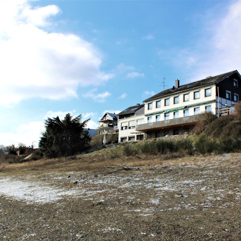 Zum kleinen Seehof - Seeseite, © Rursee-Touristik GmbH Zum kleinen Seehof - Seeseite, © Rursee-Touristik GmbH