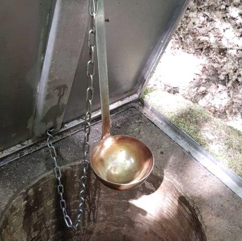 Sauerbrunnen mit Schöpfkelle, © Tourist-Information Wittlich Stadt & Land Sauerbrunnen mit Schöpfkelle, © Tourist-Information Wittlich Stadt & Land