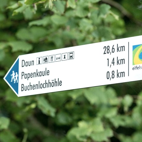 Papenkaule Wegweiser, © Eifel Tourismus GmbH, Dominik Ketz Papenkaule Wegweiser, © Eifel Tourismus GmbH, Dominik Ketz