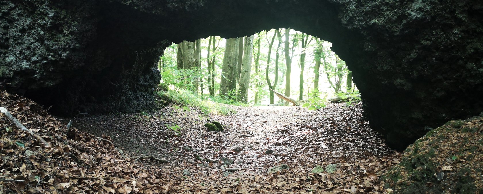 Lavagrotte auf dem Ernstberg, © GesundLand Vulkaneifel Lavagrotte auf dem Ernstberg, © GesundLand Vulkaneifel