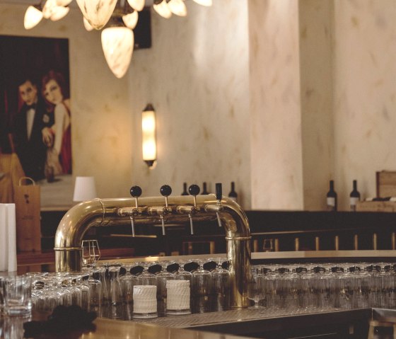 Hotel Löwenstein Leo's Bar & Café (2), © Wir erlauben die zeitlich unbegrenzte Verwendung und die Veröffentlichung sowohl auf der Website als auch in den Social Media Kanälen sowie in den Druckauflagen. Das Teilen und Bearbeiten darf nur in vorheriger Rücksprache mit uns erfolgen. Hotel Löwenstein Leo's Bar & Café (2), © Wir erlauben die zeitlich unbegrenzte Verwendung und die Veröffentlichung sowohl auf der Website als auch in den Social Media Kanälen sowie in den Druckauflagen. Das Teilen und Bearbeiten darf nur in vorheriger Rücksprache mit uns erfolgen.