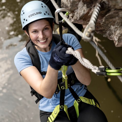 Kletterausrüstung unterwegs Niederburg-Etappe, © GesundLand Vulkaneifel/phormat.de Kletterausrüstung unterwegs Niederburg-Etappe, © GesundLand Vulkaneifel/phormat.de