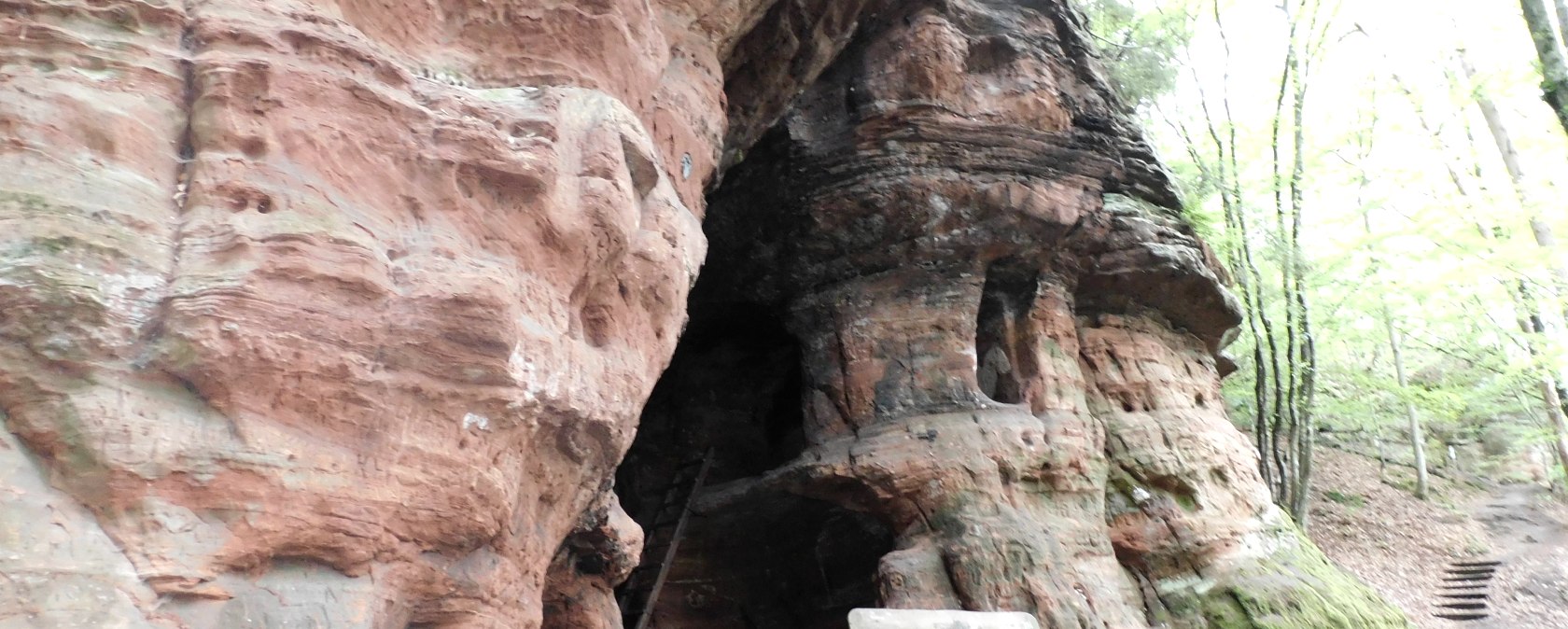Die Klausenhöhle, © Deutsch-Luxemburgische Tourist-Information Die Klausenhöhle, © Deutsch-Luxemburgische Tourist-Information