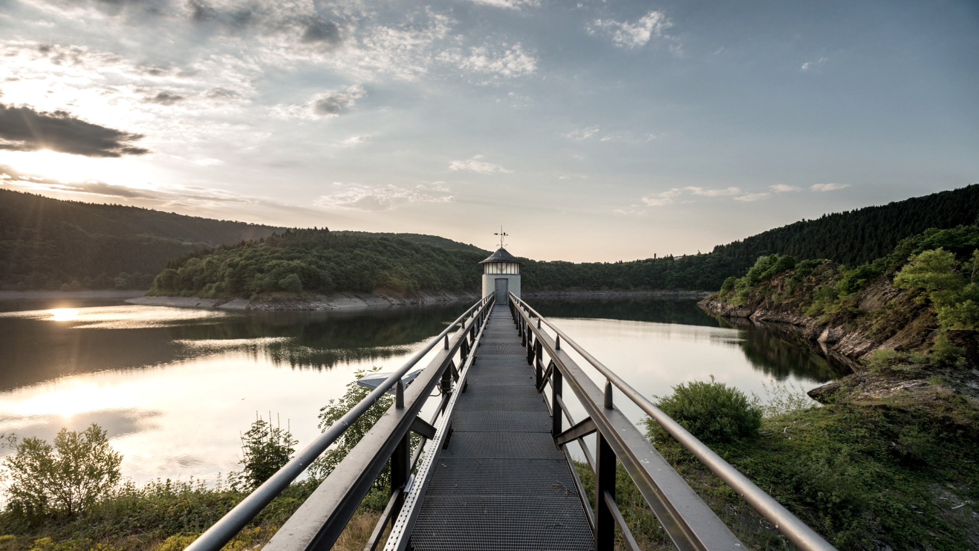 Urfttalsperre am Eifelsteig, © Eifel Tourismus GmbH, D. Ketz Urfttalsperre am Eifelsteig, © Eifel Tourismus GmbH, D. Ketz