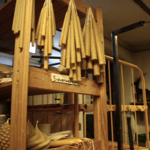 Kerzenmanufaktur Bienenwachskerzen, © GesundLand Vulkaneifel Kerzenmanufaktur Bienenwachskerzen, © GesundLand Vulkaneifel