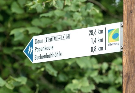 Papenkaule Wegweiser, © Eifel Tourismus GmbH, Dominik Ketz Papenkaule Wegweiser, © Eifel Tourismus GmbH, Dominik Ketz