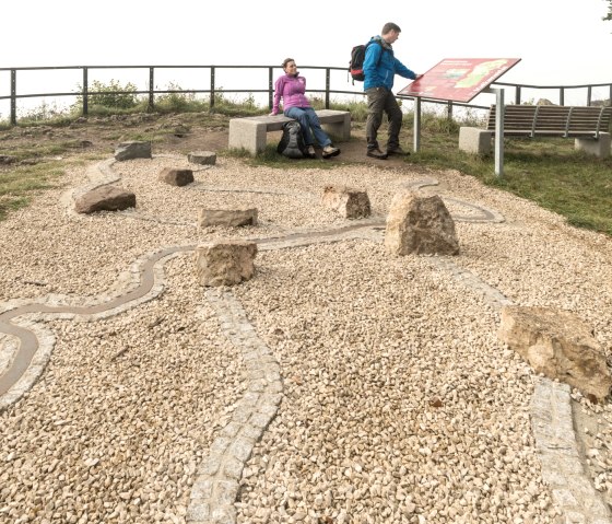 Muße-Pfad: Gerolsteiner Dolomiten Acht, GerolSteine am Muße-Platz, © Eifel Tourismus GmbH / D. Ketz Muße-Pfad: Gerolsteiner Dolomiten Acht, GerolSteine am Muße-Platz, © Eifel Tourismus GmbH / D. Ketz