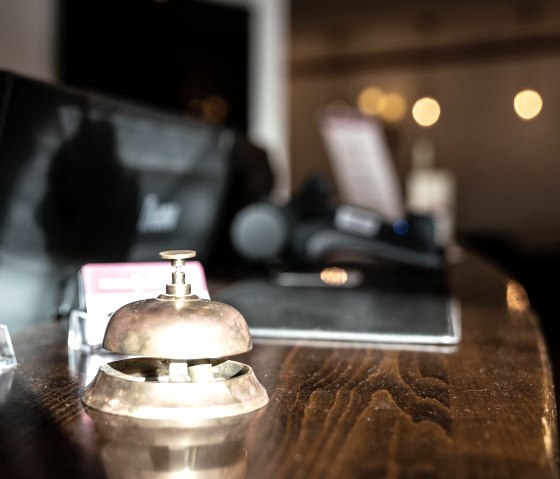 Hotel Löwenstein Empfang, © Wir erlauben die zeitlich unbegrenzte Verwendung und die Veröffentlichung sowohl auf der Website als auch in den Social Media Kanälen sowie in den Druckauflagen. Das Teilen und Bearbeiten darf nur in vorheriger Rücksprache mit uns erfolgen. Hotel Löwenstein Empfang, © Wir erlauben die zeitlich unbegrenzte Verwendung und die Veröffentlichung sowohl auf der Website als auch in den Social Media Kanälen sowie in den Druckauflagen. Das Teilen und Bearbeiten darf nur in vorheriger Rücksprache mit uns erfolgen.