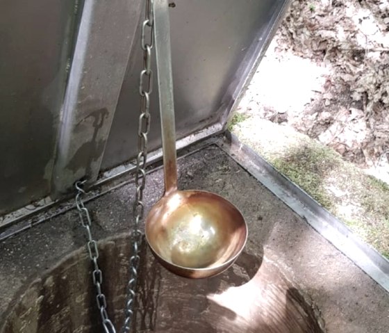 Sauerbrunnen mit Schöpfkelle, © Tourist-Information Wittlich Stadt & Land Sauerbrunnen mit Schöpfkelle, © Tourist-Information Wittlich Stadt & Land