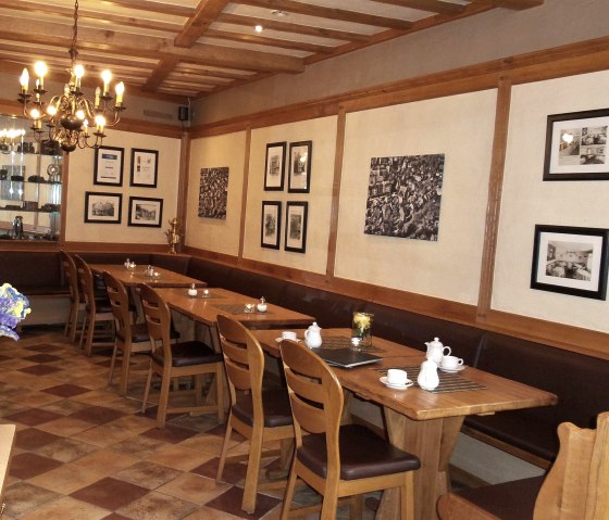 Im Restaurant, © Hotel & Restaurant Alt Montjoie Im Restaurant, © Hotel & Restaurant Alt Montjoie