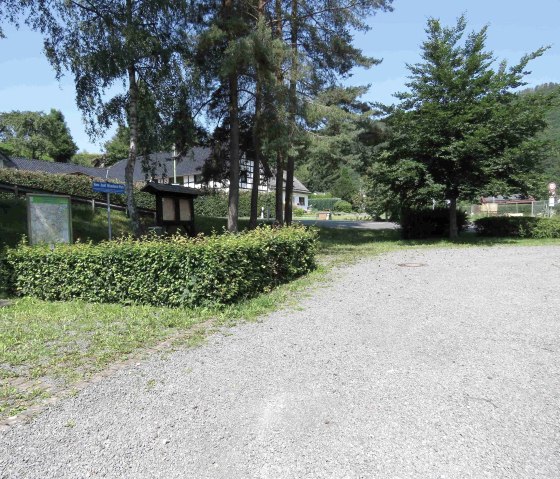 Wanderparkplatz Hans-Josef-Hilsenbeck-Platz, © Rursee-Touristik GmbH Wanderparkplatz Hans-Josef-Hilsenbeck-Platz, © Rursee-Touristik GmbH