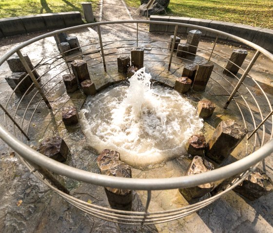Der Wallende Born baut sich langsam auf, © Eifel Tourismus GmbH, Dominik Ketz Der Wallende Born baut sich langsam auf, © Eifel Tourismus GmbH, Dominik Ketz