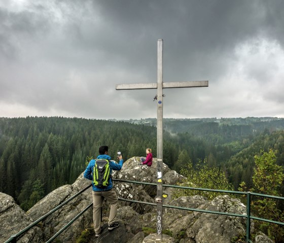 Die Ehrensteinsley ist ein Aussichtspunkt mit Blick auf Monschau und die Umgebung, © Eifel Tourismus GmbH, Dominik Ketz Die Ehrensteinsley ist ein Aussichtspunkt mit Blick auf Monschau und die Umgebung, © Eifel Tourismus GmbH, Dominik Ketz