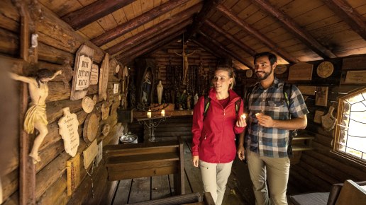 Waldkapelle Erkensruhr innen, © Eifel Tourismus GmbH, Dominik Ketz Waldkapelle Erkensruhr innen, © Eifel Tourismus GmbH, Dominik Ketz