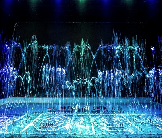 Wasserspielorgel mit wechselnden Farben, © Eifel Tourismus GmbH, Dominik Ketz Wasserspielorgel mit wechselnden Farben, © Eifel Tourismus GmbH, Dominik Ketz
