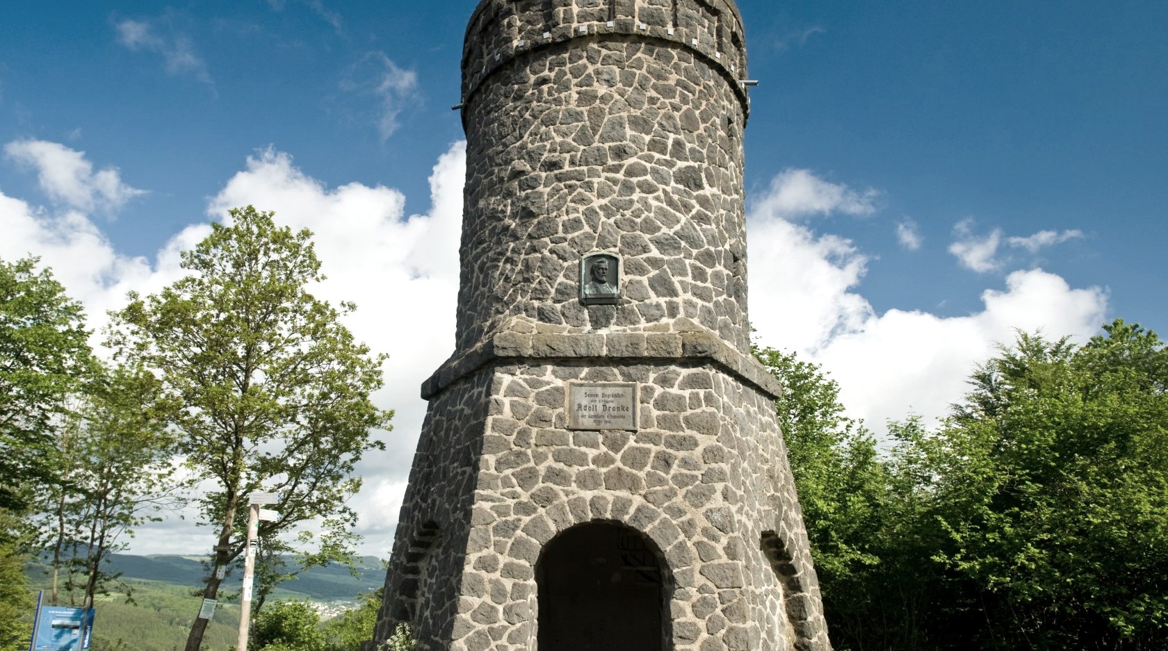 Der Dronketurm ist nach dem Gründer des Eifelvereins Adolf Dronke benannt und ihm gewidmet., © Rheinland-Pfalz Tourismus, D. Ketz Der Dronketurm ist nach dem Gründer des Eifelvereins Adolf Dronke benannt und ihm gewidmet., © Rheinland-Pfalz Tourismus, D. Ketz