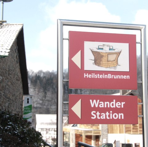 Wanderraststation und Heilsteinbrunnen, © Rursee-Touristik GmbH Wanderraststation und Heilsteinbrunnen, © Rursee-Touristik GmbH