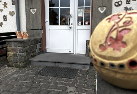 Eingang zum Knusperhäuschen in Dockweiler, © Viktória Utters Eingang zum Knusperhäuschen in Dockweiler, © Viktória Utters