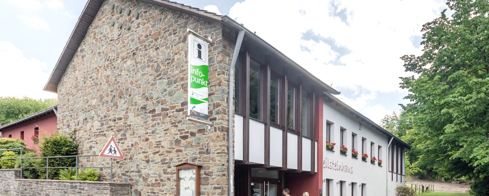 Heilsteinhaus und Nationalpark Infopunkt Einruhr, © Eifel Tourismus GmbH, ARr-shapefruit AG Heilsteinhaus und Nationalpark Infopunkt Einruhr, © Eifel Tourismus GmbH, ARr-shapefruit AG