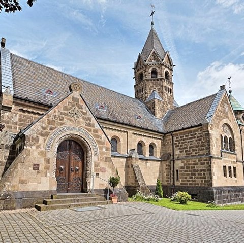 Erlöserkicrhe Mirbach außen, © Foto Achim Meurer, https://achimmeurer.com/ Erlöserkicrhe Mirbach außen, © Foto Achim Meurer, https://achimmeurer.com/