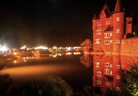 Burg Satzvey zur Weihnachtszeit, © Mike Goehre Burg Satzvey zur Weihnachtszeit, © Mike Goehre