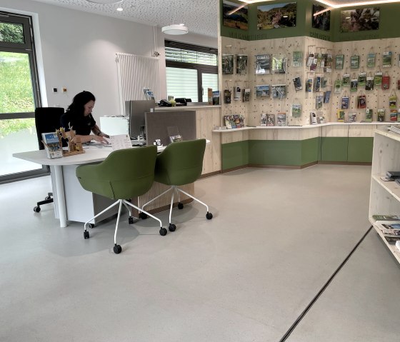 barrierefreier Beratungscounter, © GesundLand Vulkaneifel GmbH barrierefreier Beratungscounter, © GesundLand Vulkaneifel GmbH