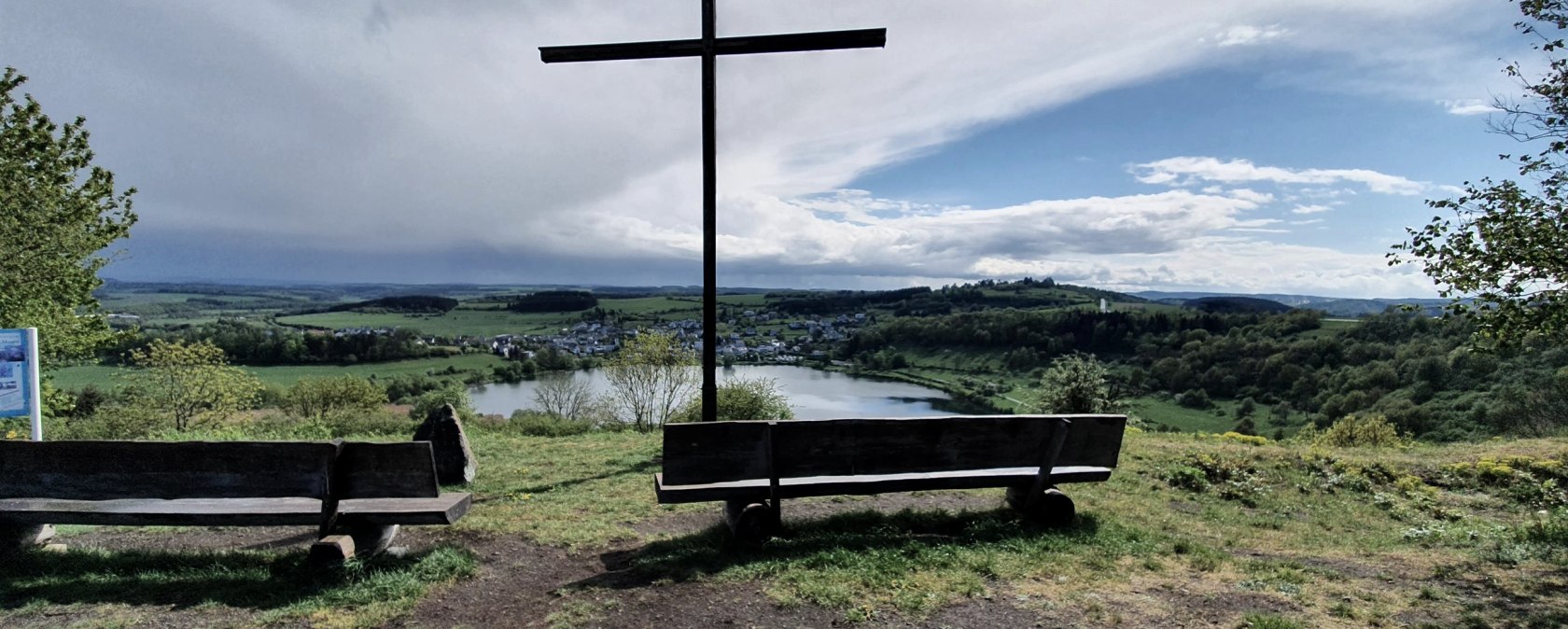 Maarkreuz am Schalkenmehrener Maar, &copy; GesundLand Vulkaneifel GmbH