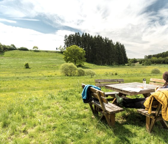 Even stilstaan bij de Vulcano Trail-wandeltocht, © Eifel Tourismus GmbH, D. Ketz