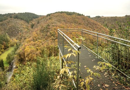 Aussichtsplattform am Burgberg bei Karl, © Eifel Tourismus GmbH, Dominik Ketz