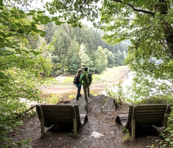La route du monastère mène au barrage du Perlenbach., © Eifel Tourismus GmbH, Dominik Ketz