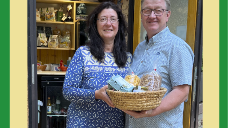 The couple Pick, operators of the motorhome parking area, introduce themselves