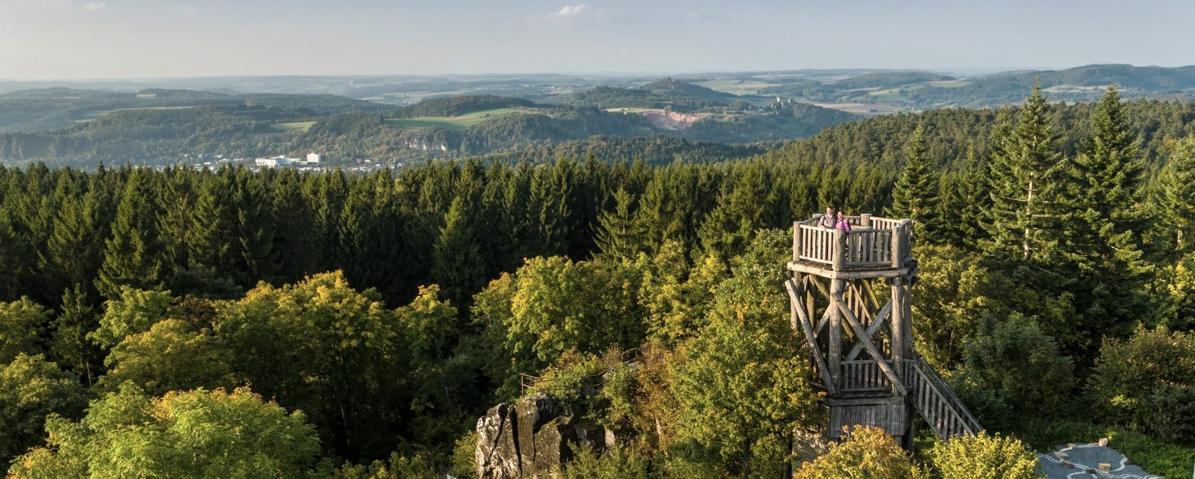 Uitzicht op Dietzenley en de Vulkaaneifel, &copy; Eifel Tourismus GmbH, D. Ketz