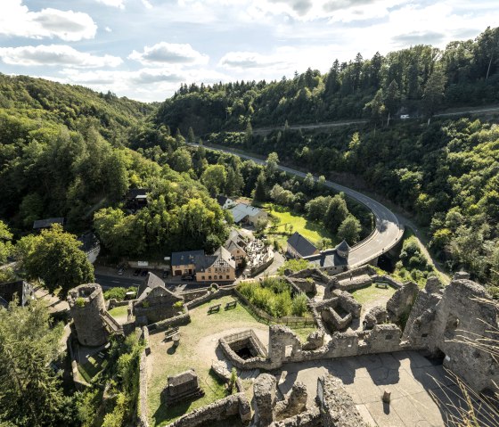 Uitzicht vanaf kasteel Manderscheid, © Rheinland-Pfalz Tourismus GmbH, Dominik Ketz