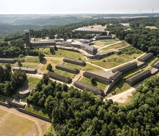Ausblick auf Vogelsang IP vom Eifelsteig aus, &copy; Eifel Tourismus GmbH, D. Ketz