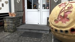 Eingang zum Knusperhäuschen in Dockweiler, © Viktória Utters