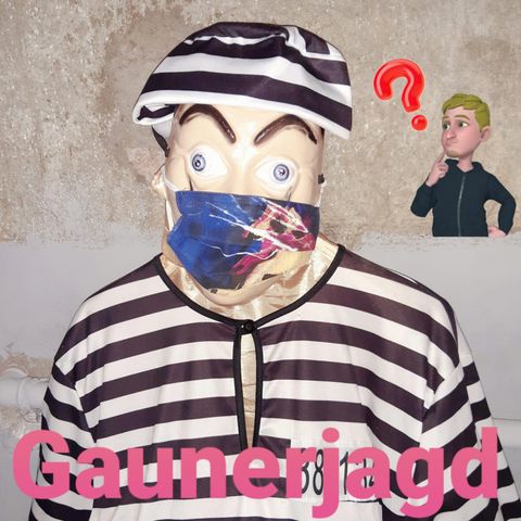 Person in gestreiftem Gefängniskostüm mit Maske und Mütze. Ein Emoji mit Fragezeichen schwebt daneben. Text: 'Gaunerjagd' in Pink.