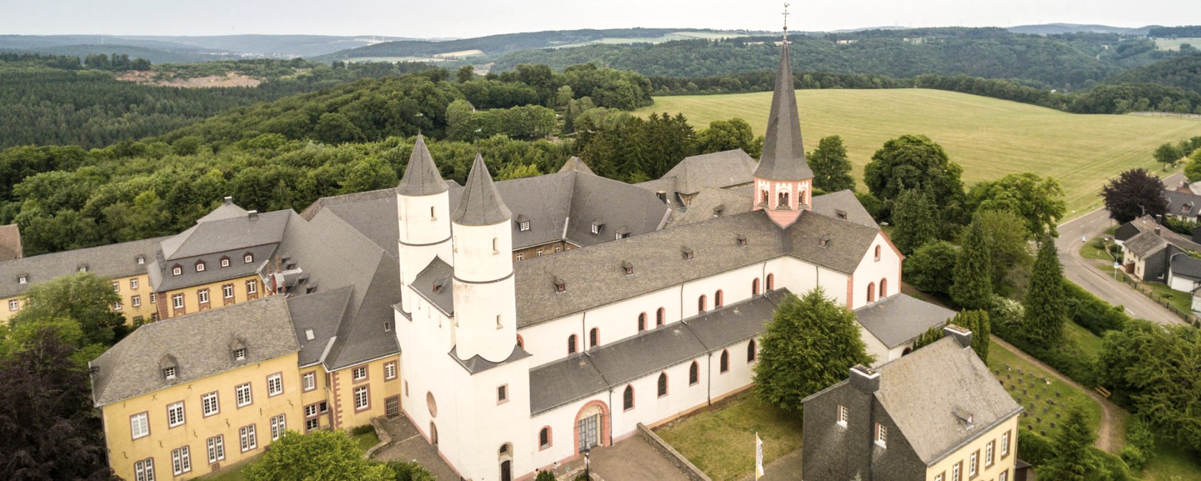 Steinfeld klooster op de Eifelsteig, © Eifel Tourismus GmbH / D. Ketz