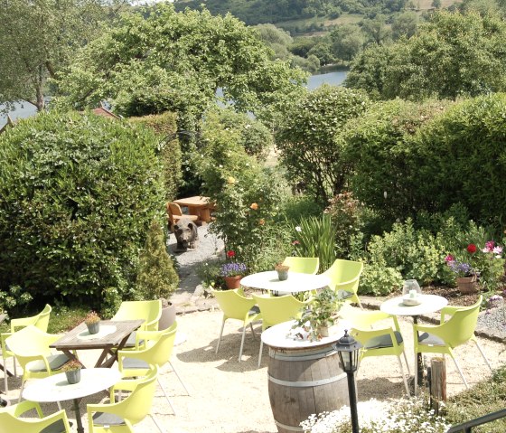 Terrasse mit Maarblick, &copy; Caf&eacute; Restaurant Maarblick