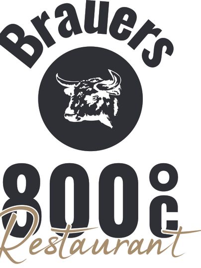 Ein Logo des Restaurants "Brauers 800°C". Es zeigt einen Stierkopf und hebt die Restaurantmarke hervor.