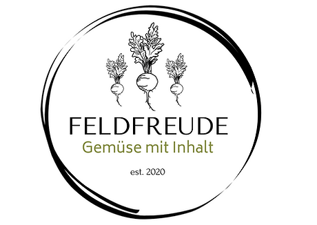 Een logo met de tekst "FELDFREUDE" en de ondertitel "Groente met inhoud". Het toont drie wortelen in een minimalistisch ontwerp.